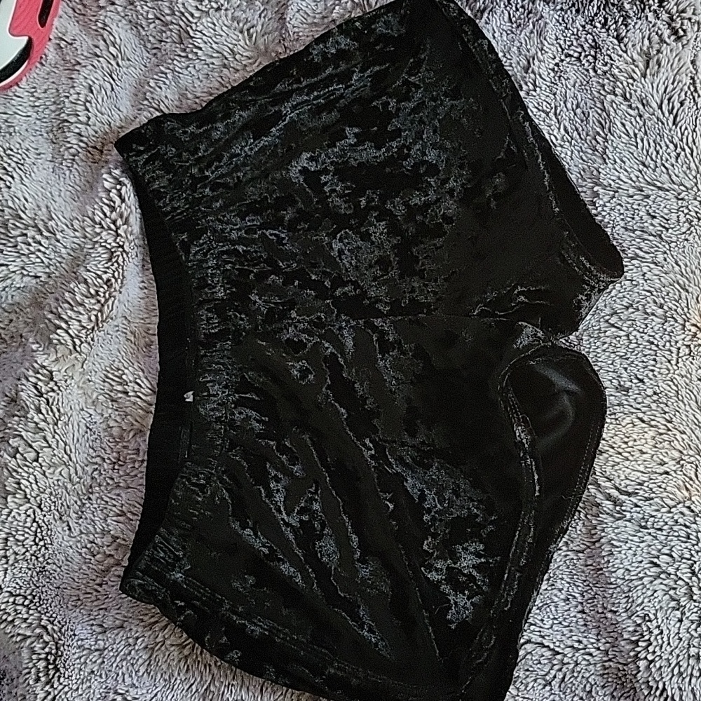 Women's Medium Shorts